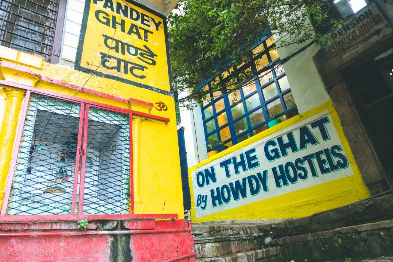 On The Ghat By Howdy Hostels Varanasi Dış mekan fotoğraf